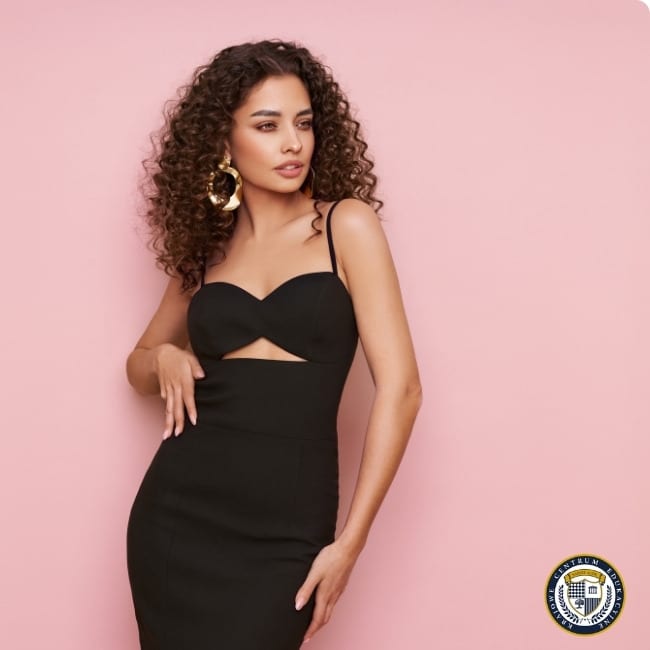 Makijaż do czarnej sukienki - elegancki wieczorowy look z bronzowym makijażem oczu i naturalnymi ustami