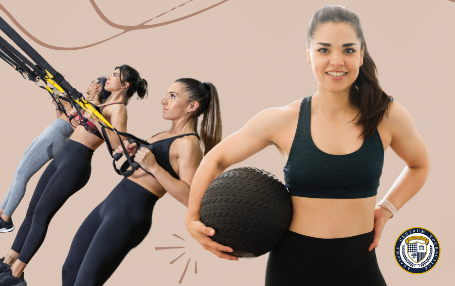 Trzy kobiety podczas treningu funkcjonalnego - dwie ćwiczą z taśmami TRX, a trzecia trzyma piłkę lekarską. Wszystkie ubrane są w sportowe stroje treningowe