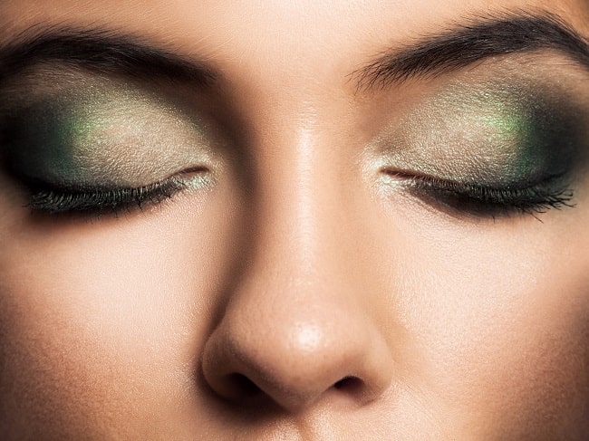 makijaż oka zielonymi cieniami