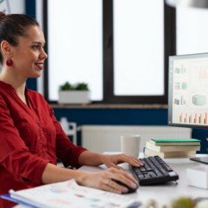 Kursantka kursu Excel Podstawowy na platformie Excel Podstawowy