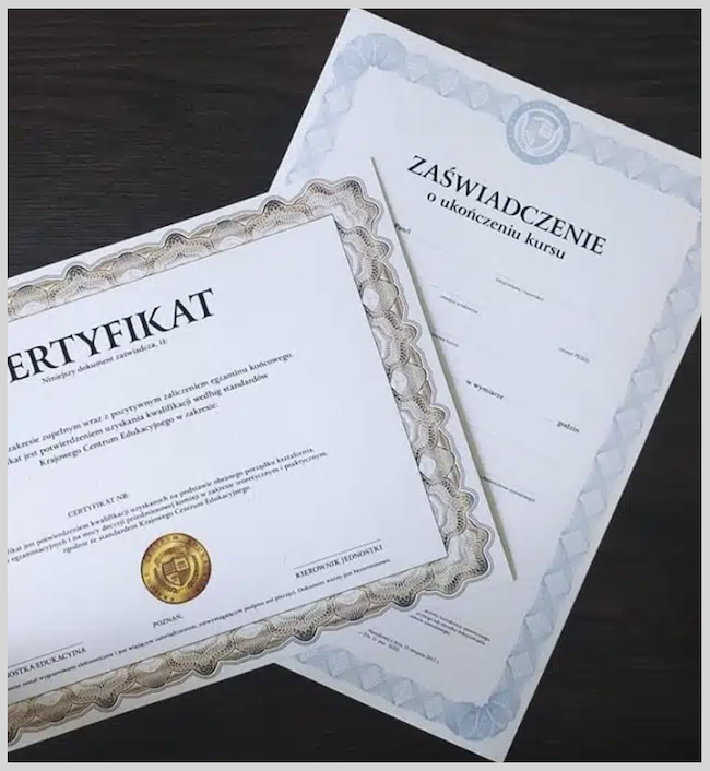 Zrzut ekranu certyfikatu KCE i zaświadczenia MEN o ukończonym kursie