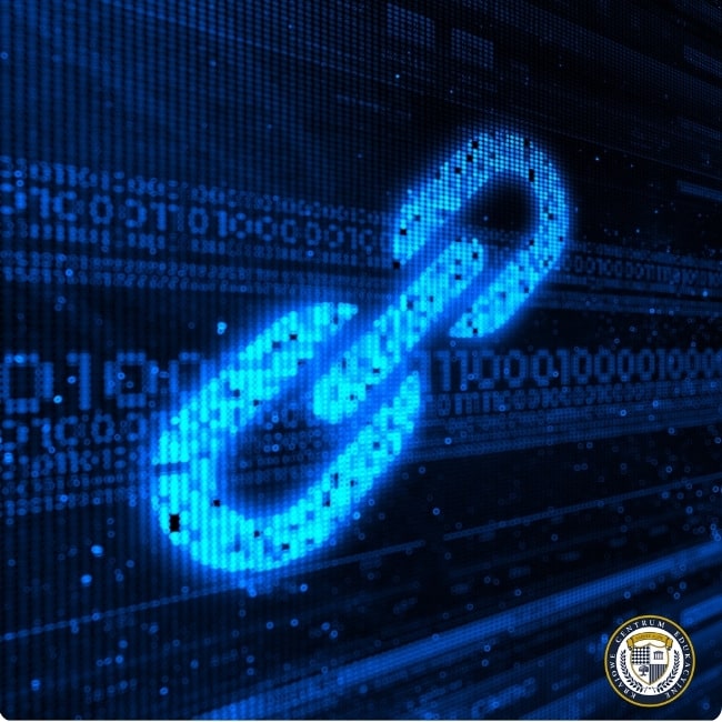Cyfrowy symbol łańcucha zbudowany z pikseli na tle binarnego kodu – koncepcja link building w kontekście technologii i SEO.