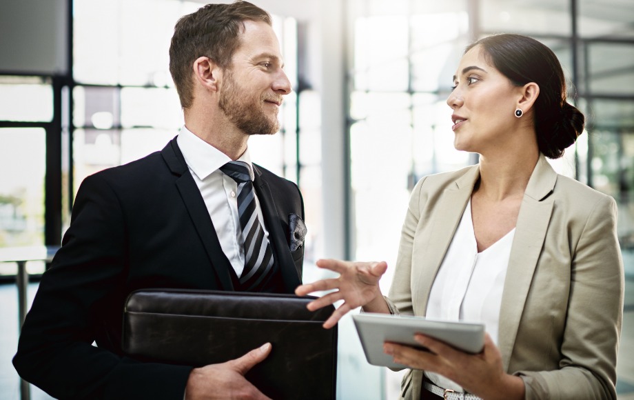 Konstruktywna krytyka w praktyce - profesjonalna rozmowa feedbackowa między współpracownikami