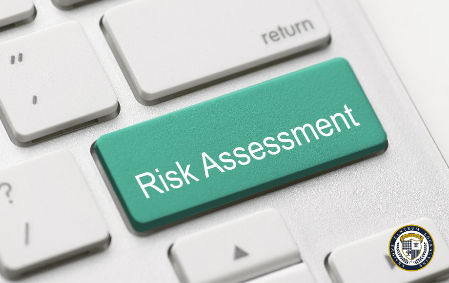 Zielone klawisz z napisem po angielsku "ocena ryzyka"