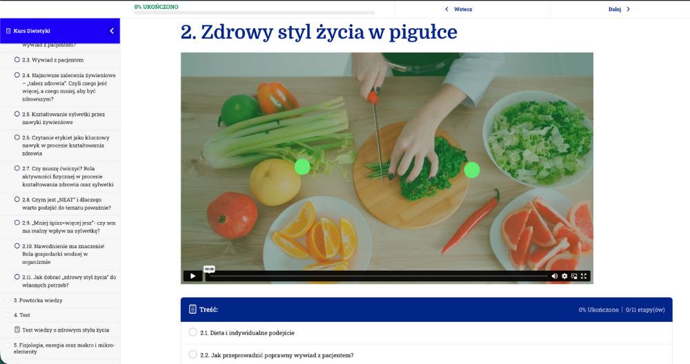Dietetyk musi umieć przeprowadzić wywiad, obliczyć zapotrzebowanie kaloryczne oraz ułożyć jadłospis dopasowany do celu pacjenta. Kluczowa jest także znajomość fizjologii, umiejętność obalania mitów żywieniowych i wsparcie podopiecznego w trwałej zmianie nawyków.