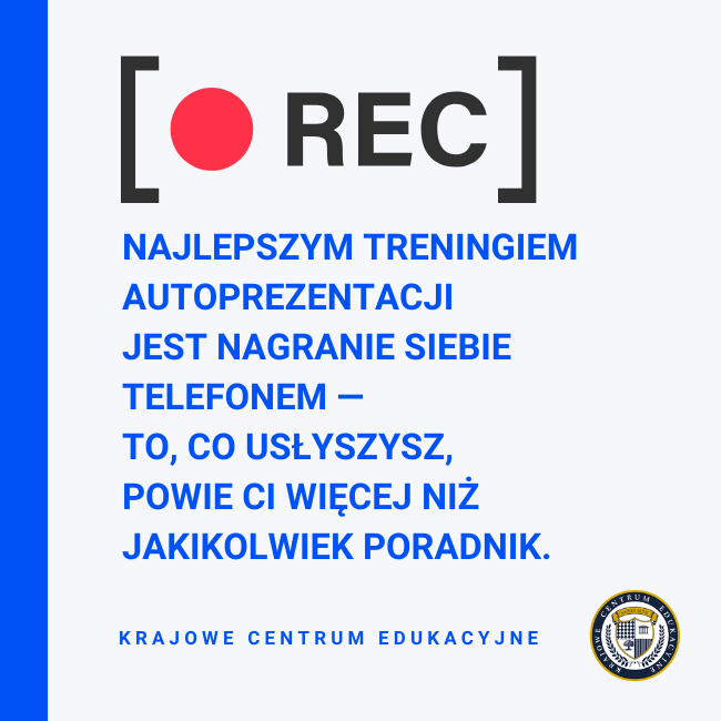 Grafika z symbolem REC i poradą, że najlepszy trening autoprezentacji to nagranie siebie telefonem — przykład praktycznej metody ćwiczenia wystąpień.